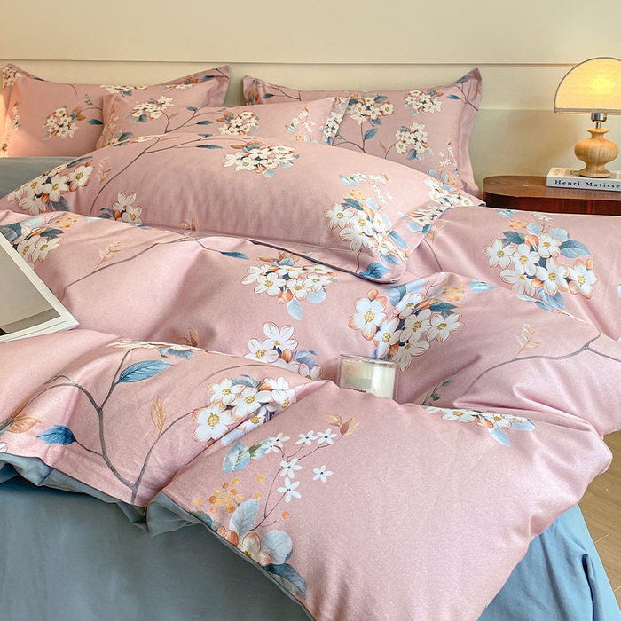 91家纺网 家纺一手货源 找家纺 格里芬家纺 2025全棉加厚磨毛数码印花四件套花遇你-粉