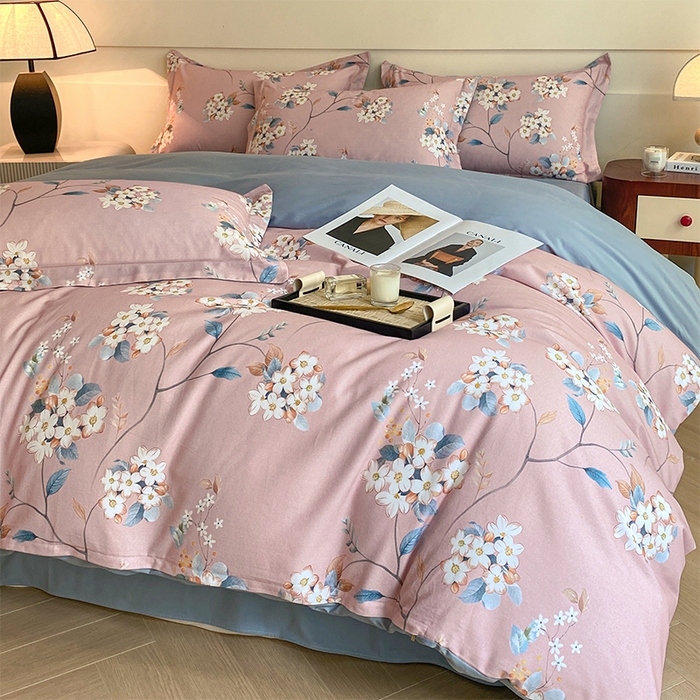 91家纺网 家纺一手货源 找家纺 格里芬家纺 2025全棉加厚磨毛数码印花四件套花遇你-粉