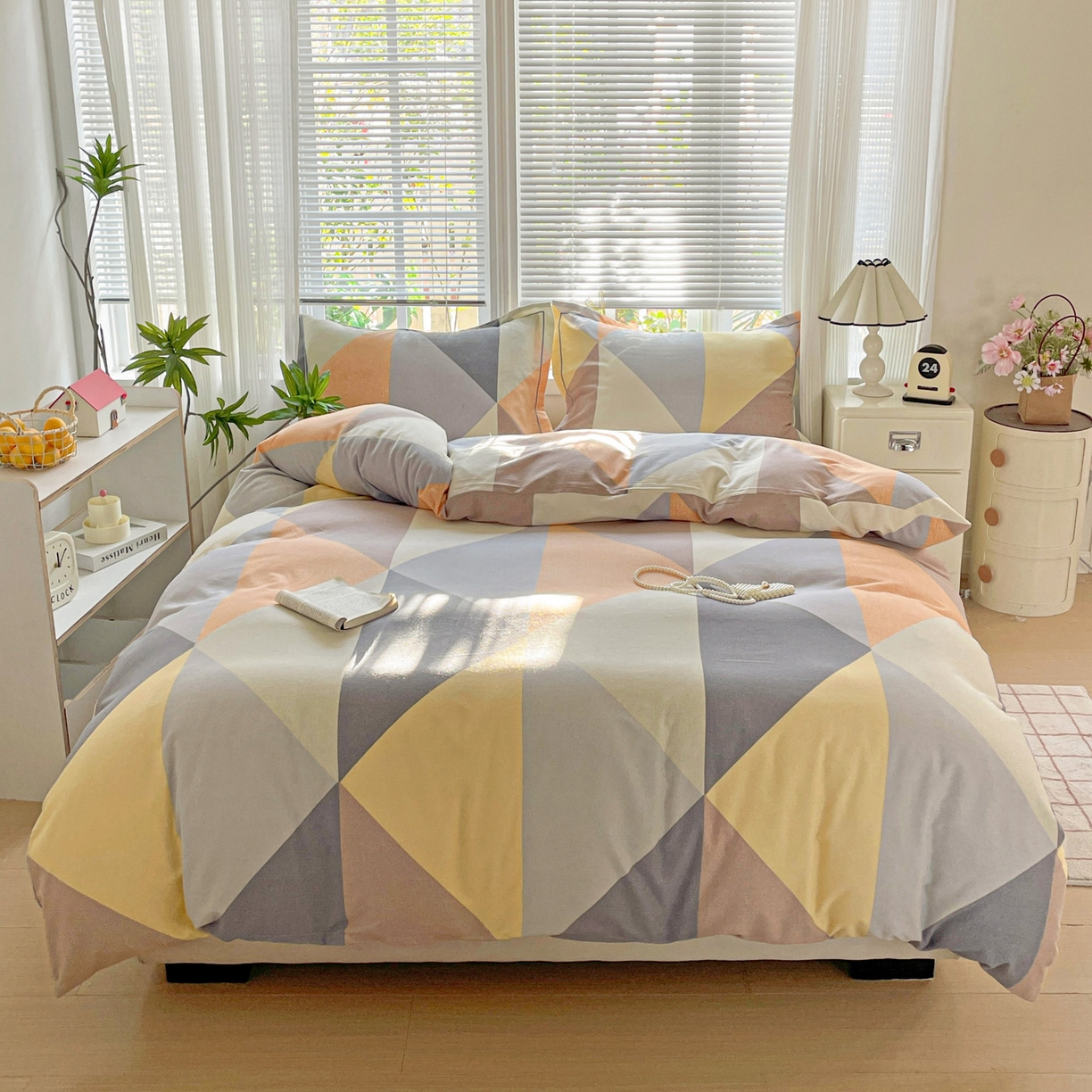 91家纺网 家纺一手货源 找家纺 纽缦家纺 2025新款全棉纯棉磨毛印花四件套 几何神话桔