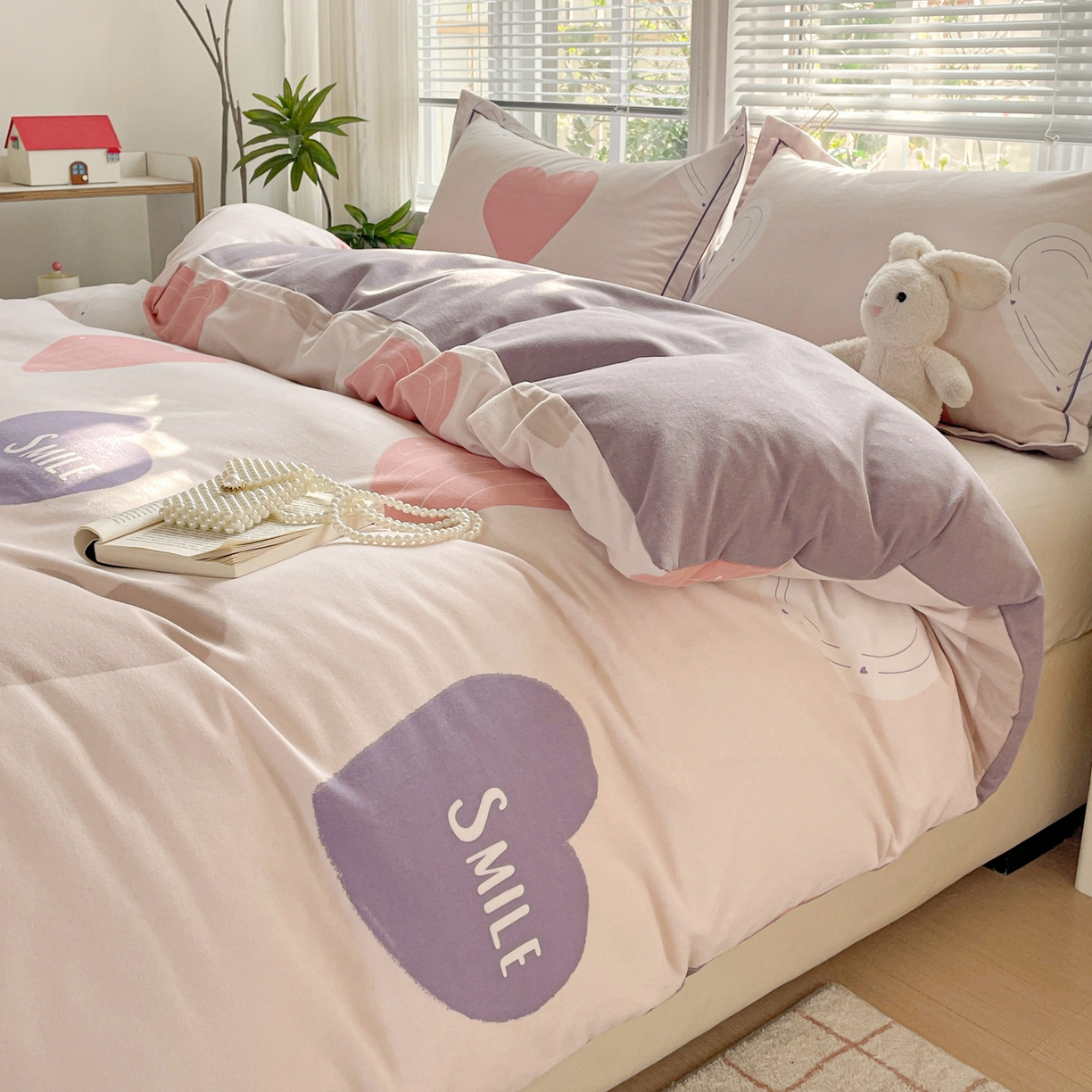 91家纺网 家纺一手货源 找家纺 纽缦家纺 2025新款全棉纯棉磨毛印花四件套 浪漫心事粉