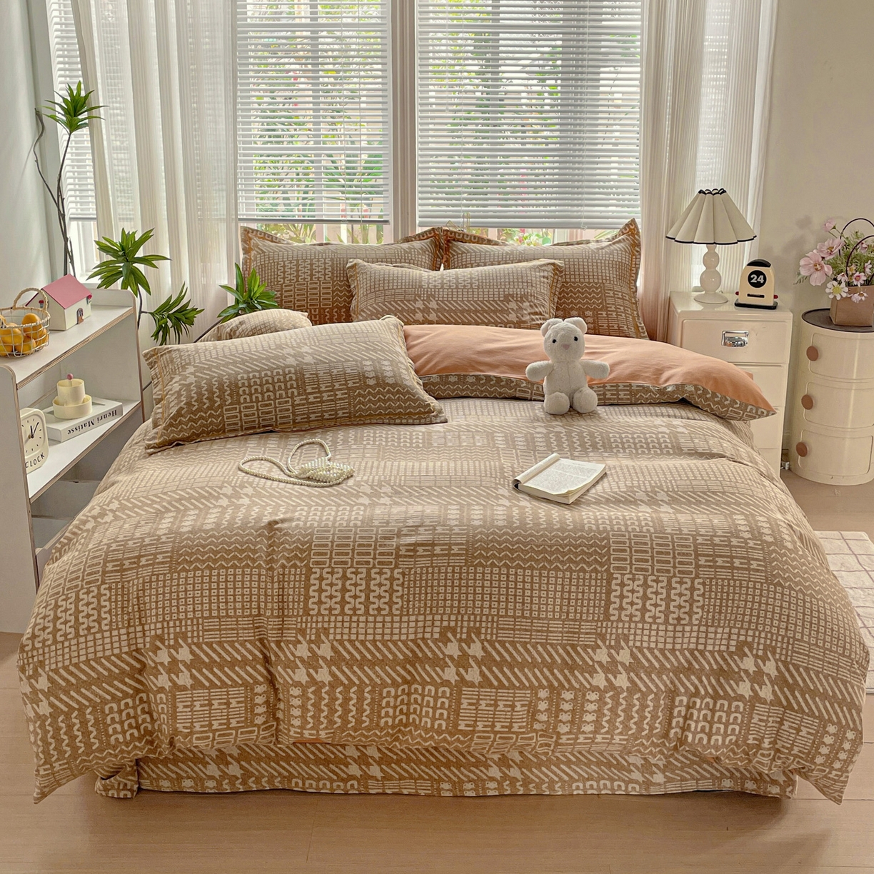 91家纺网 家纺一手货源 找家纺 纽缦家纺 2025新款全棉纯棉磨毛印花四件套 罗卡尼亚咖