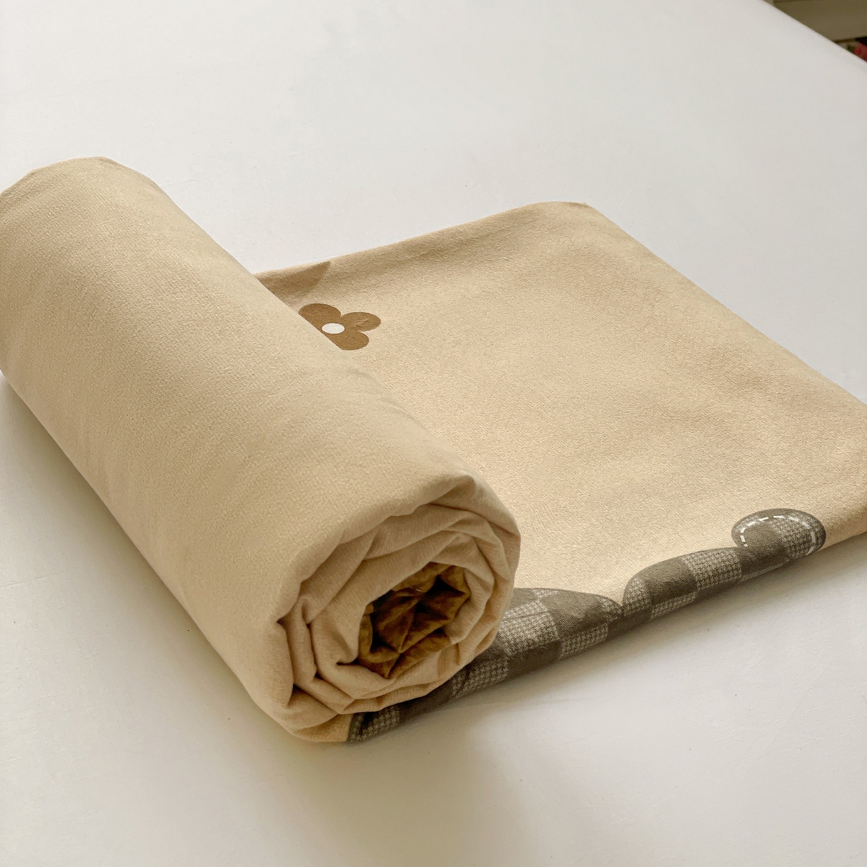 91家纺网 家纺一手货源 找家纺 纽缦家纺 2025新款全棉纯棉磨毛印花单床笠 床笠单件 欧尼熊灰