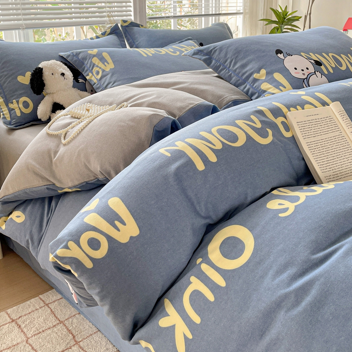 91家纺网 家纺一手货源 找家纺 纽缦家纺 2025新款全棉纯棉磨毛印花四件套 萌宠宝贝蓝