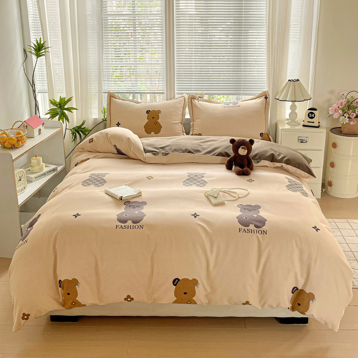 91家纺网 家纺一手货源 找家纺 纽缦家纺 2025新款全棉纯棉磨毛印花四件套 欧尼熊灰