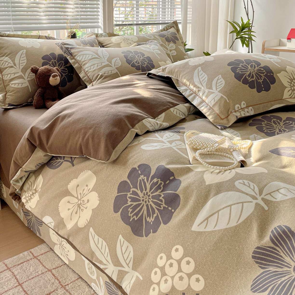 91家纺网 家纺一手货源 找家纺 纽缦家纺 2025新款全棉纯棉磨毛印花四件套 清风微甜灰