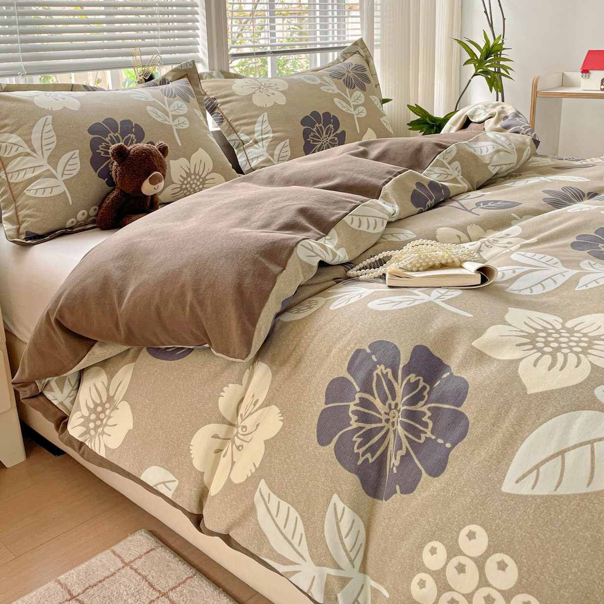 91家纺网 家纺一手货源 找家纺 纽缦家纺 2025新款全棉纯棉磨毛印花四件套 清风微甜灰