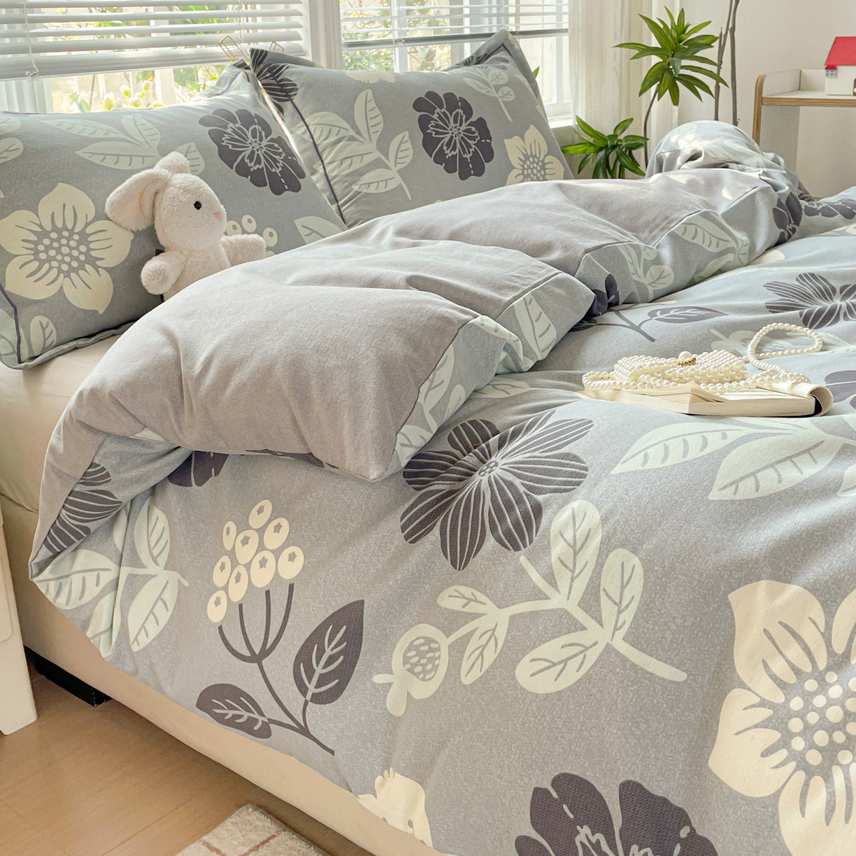 91家纺网 家纺一手货源 找家纺 纽缦家纺 2025新款全棉纯棉磨毛印花四件套 清风微甜蓝