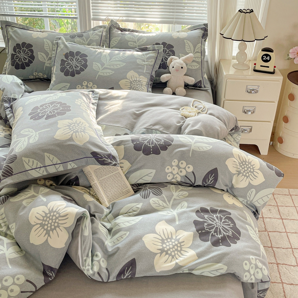 91家纺网 家纺一手货源 找家纺 纽缦家纺 2025新款全棉纯棉磨毛印花四件套 清风微甜蓝