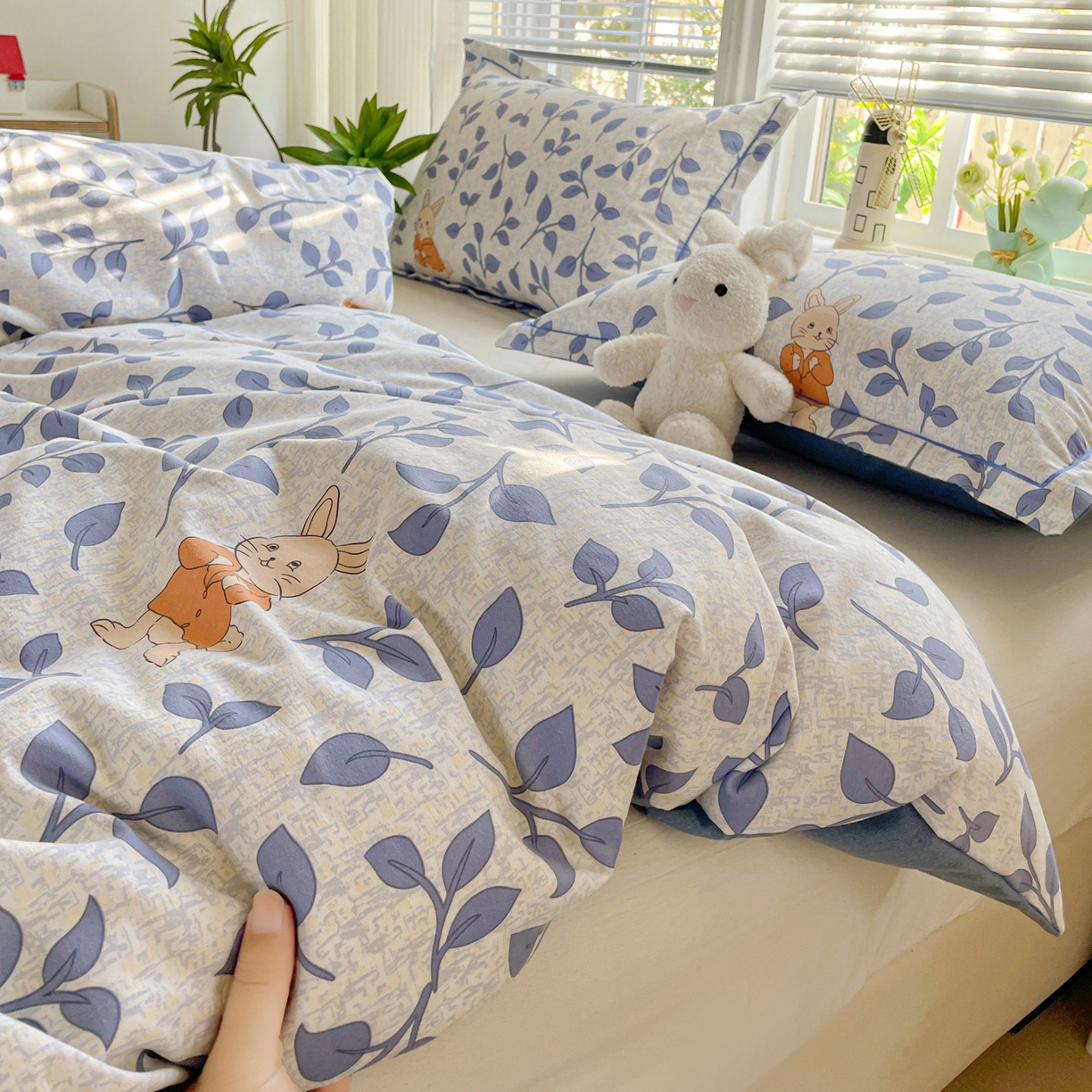 91家纺网 家纺一手货源 找家纺 纽缦家纺 2025新款全棉纯棉磨毛印花四件套 童画小兔