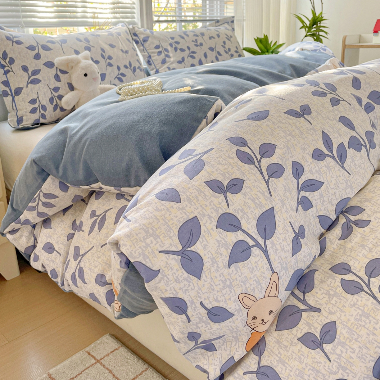 91家纺网 家纺一手货源 找家纺 纽缦家纺 2025新款全棉纯棉磨毛印花四件套 童画小兔