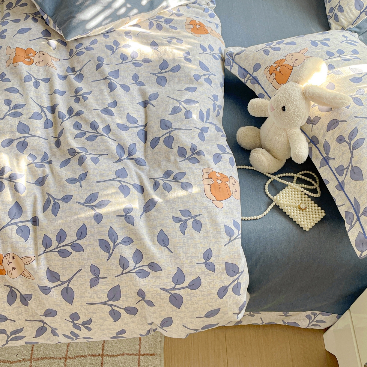 91家纺网 家纺一手货源 找家纺 纽缦家纺 2025新款全棉纯棉磨毛印花四件套 童画小兔