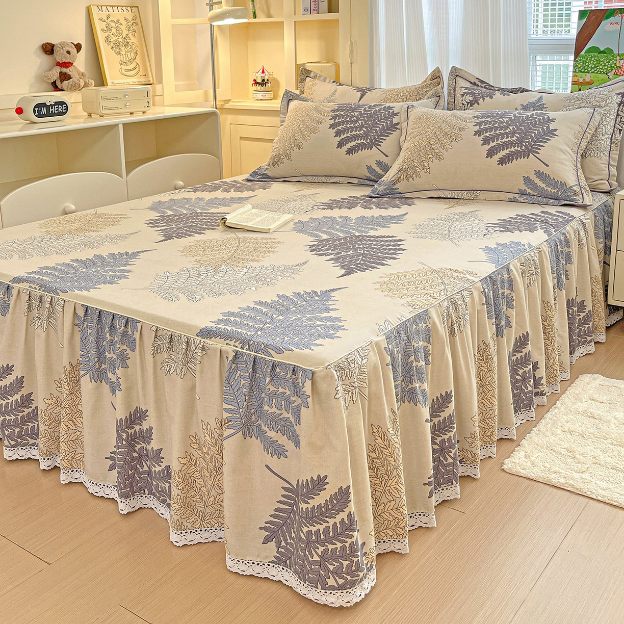 91家纺网 家纺一手货源 找家纺 纽缦家纺 2025新款全棉纯棉磨毛印花单品床裙 床裙单件 岸边蒲草灰