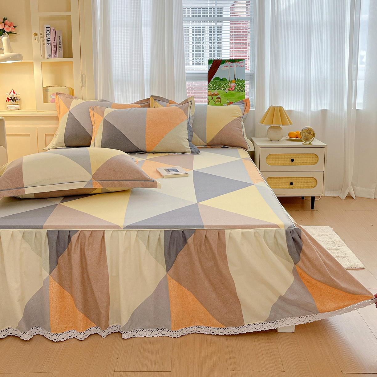 91家纺网 家纺一手货源 找家纺 纽缦家纺 2025新款全棉纯棉磨毛印花单品床裙 床裙单件 几何神话桔