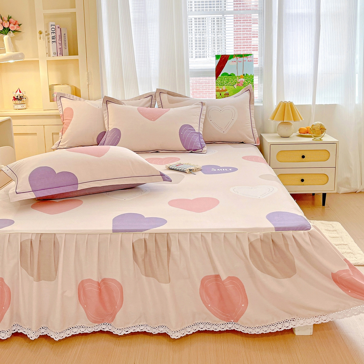 91家纺网 家纺一手货源 找家纺 纽缦家纺 2025新款全棉纯棉磨毛印花单品床裙 床裙单件 浪漫心事粉