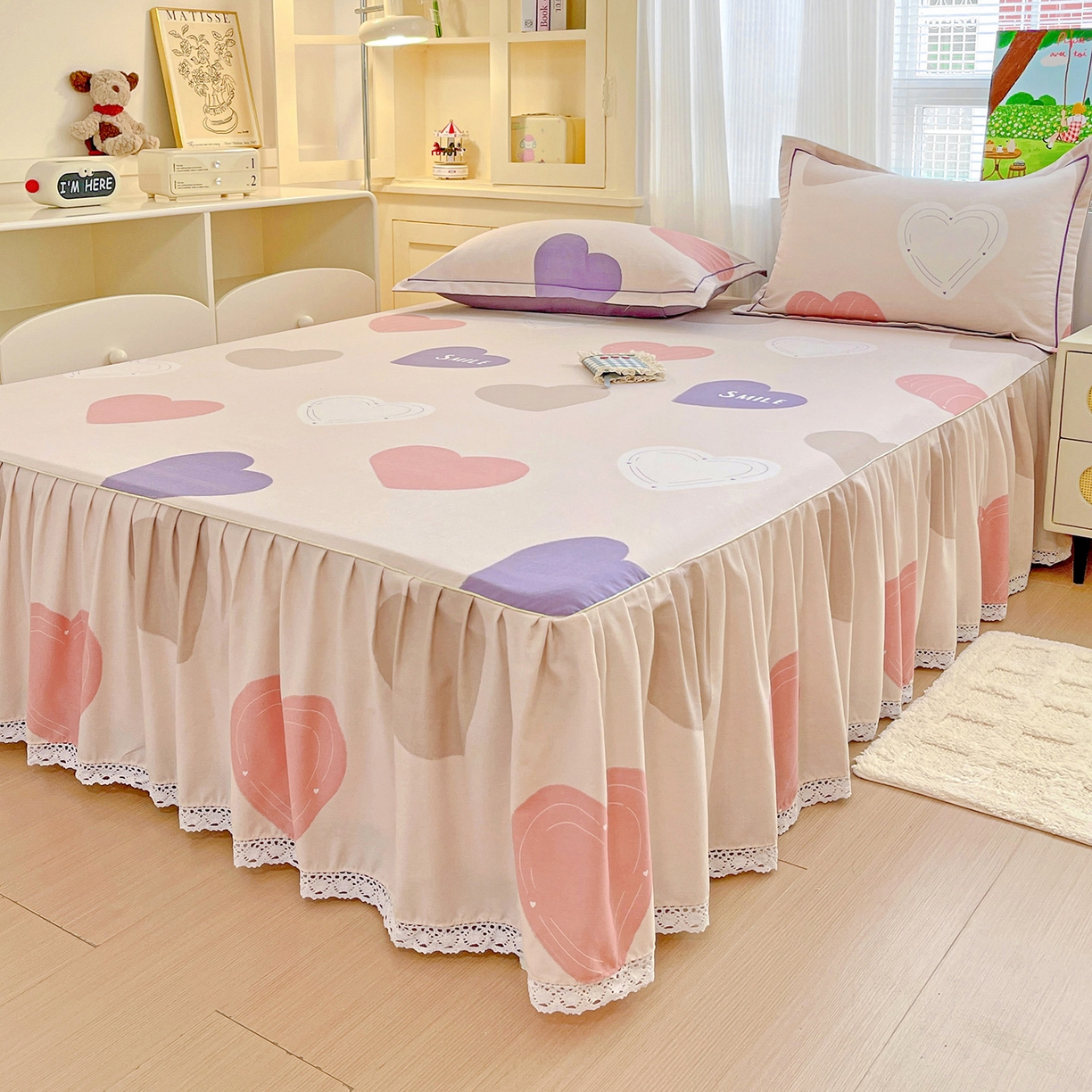 91家纺网 家纺一手货源 找家纺 纽缦家纺 2025新款全棉纯棉磨毛印花单品床裙 床裙单件 浪漫心事粉