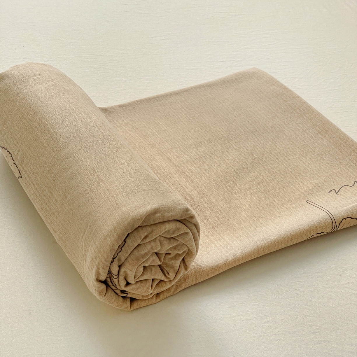 91家纺网 家纺一手货源 找家纺 纽缦家纺 2025新款全棉纯棉磨毛印花单床单 床单单件 法风玫瑰咖