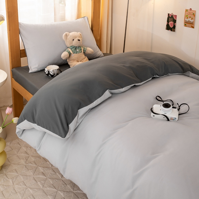 91家纺网 家纺一手货源 找家纺 芷凡家纺 2024新款水洗磨毛纯色双拼学生三件套四件套 灰白+中灰