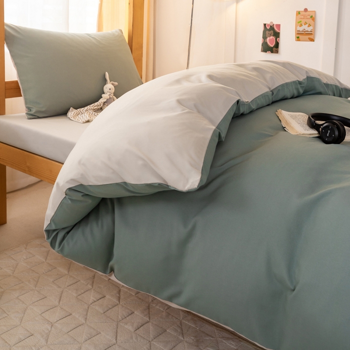 91家纺网 家纺一手货源 找家纺 芷凡家纺 2024新款水洗磨毛纯色双拼学生三件套四件套 抹茶+卡其