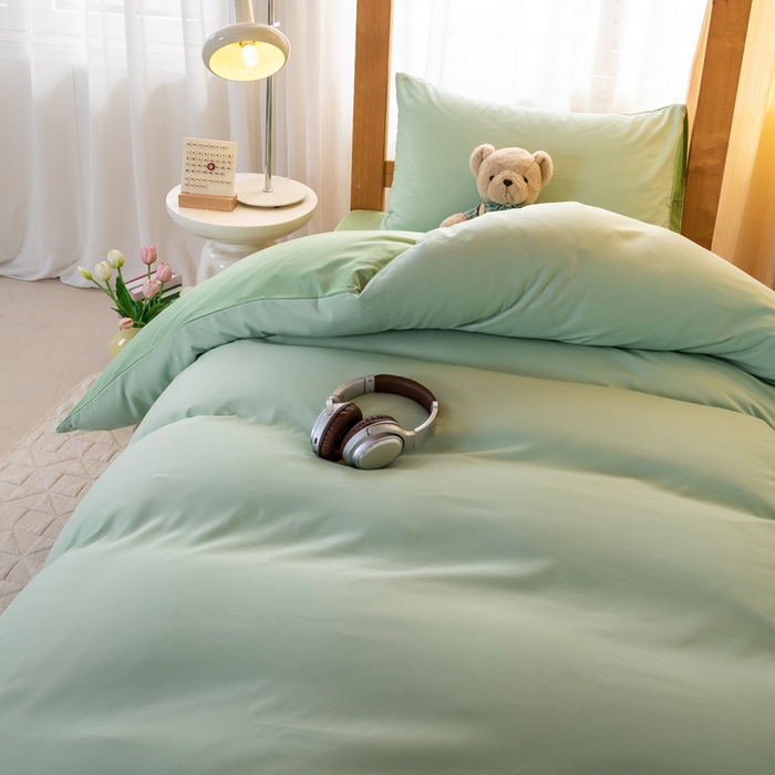 91家纺网 家纺一手货源 找家纺 芷凡家纺 2024新款水洗磨毛纯色双拼学生三件套四件套 浅绿+草绿