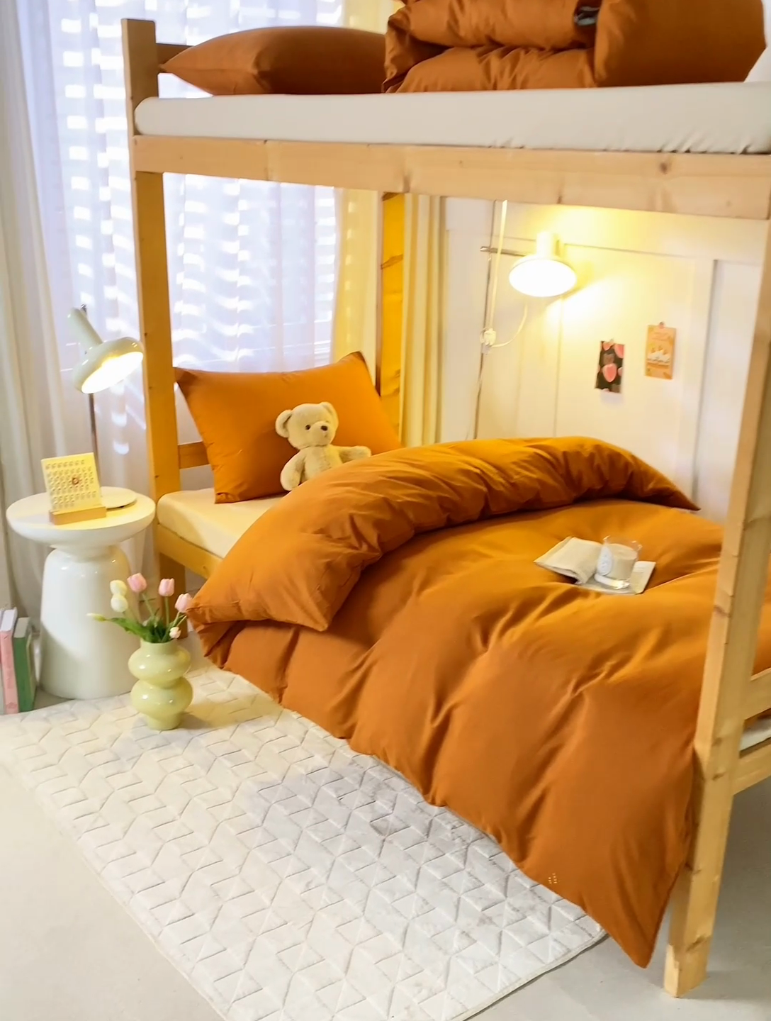 91家纺网 家纺一手货源 找家纺 芷凡家纺 2024新款水洗磨毛纯色双拼学生三件套四件套 焦糖+杏色