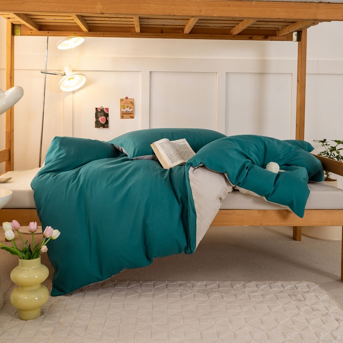 91家纺网 家纺一手货源 找家纺 芷凡家纺 2024新款水洗磨毛纯色双拼学生三件套四件套 时尚绿+杏色