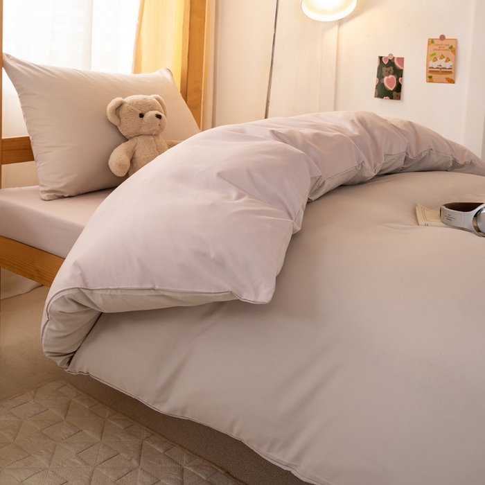 91家纺网 家纺一手货源 找家纺 芷凡家纺 2024新款水洗磨毛纯色双拼学生三件套四件套 杏色+玫瑰金