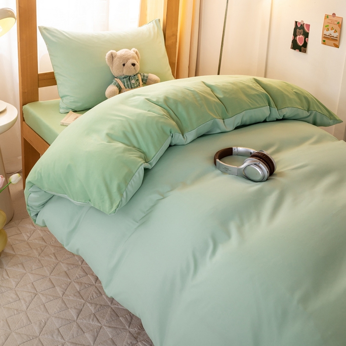 91家纺网 家纺一手货源 找家纺 芷凡家纺 2024新款水洗磨毛纯色双拼学生三件套四件套 浅绿+草绿