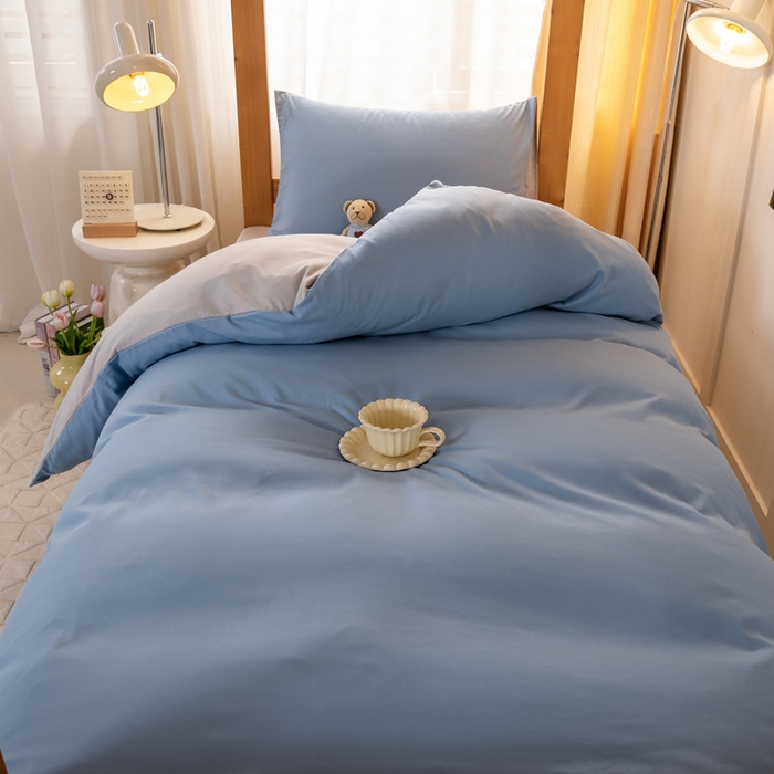 91家纺网 家纺一手货源 找家纺 芷凡家纺 2024新款水洗磨毛纯色双拼学生三件套四件套 宾利蓝+卡其