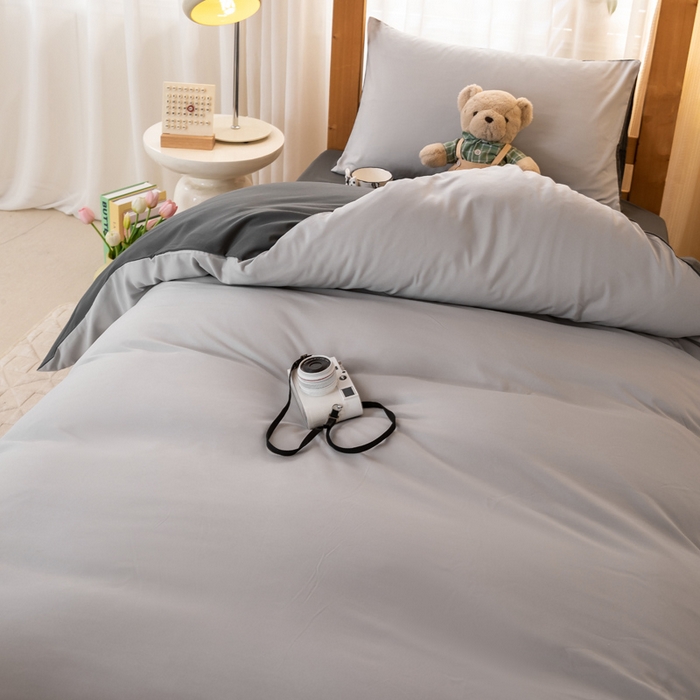 91家纺网 家纺一手货源 找家纺 芷凡家纺 2024新款水洗磨毛纯色双拼学生三件套四件套 灰白+中灰