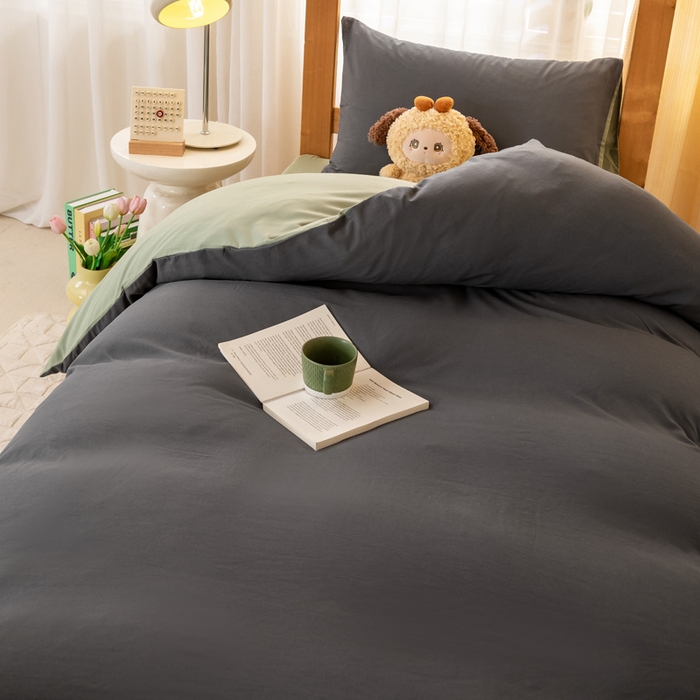 91家纺网 家纺一手货源 找家纺 芷凡家纺 2024新款水洗磨毛纯色双拼学生三件套四件套 深灰+抹茶