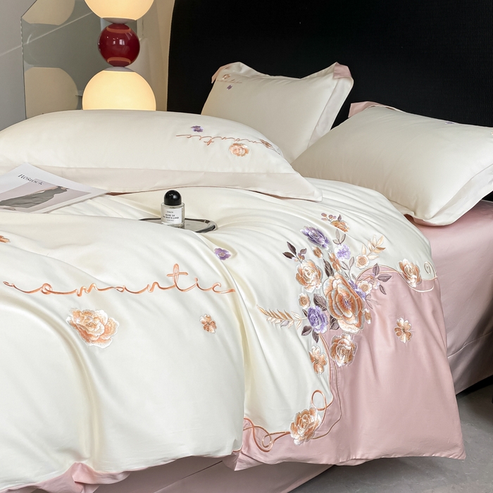 91家纺网 家纺一手货源 找家纺 桃园 2025新款纯棉全棉长绒棉刺绣绣花四件套-梦境（高端礼盒） 梦境-奶昔白