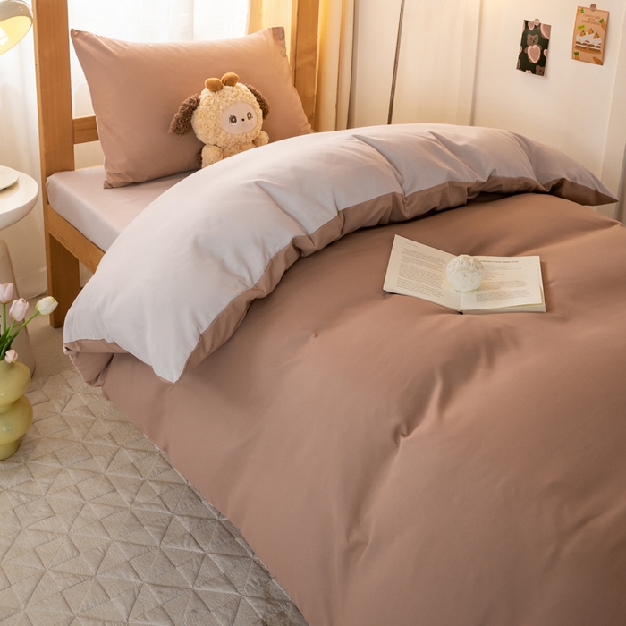 91家纺网 家纺一手货源 找家纺 芷凡家纺 2024新款水洗磨毛纯色双拼学生三件套四件套 红咖+玫瑰金