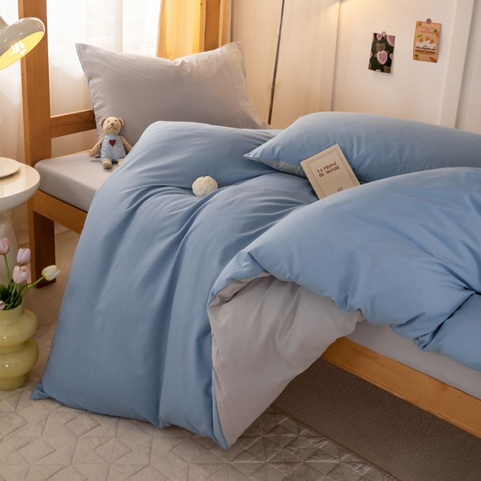 91家纺网 家纺一手货源 找家纺 芷凡家纺 2024新款水洗磨毛纯色双拼学生三件套四件套 宾利蓝+卡其