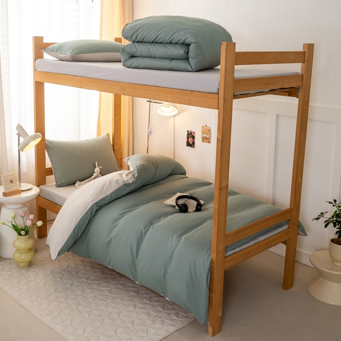 91家纺网 家纺一手货源 找家纺 芷凡家纺 2024新款水洗磨毛纯色双拼学生三件套四件套 抹茶+卡其