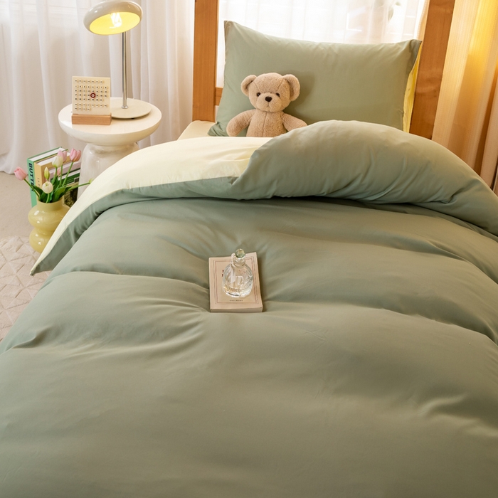 91家纺网 家纺一手货源 找家纺 芷凡家纺 2024新款水洗磨毛纯色双拼学生三件套四件套 抹茶+奶黄