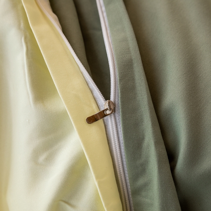 91家纺网 家纺一手货源 找家纺 芷凡家纺 2024新款水洗磨毛纯色双拼学生三件套四件套 抹茶+奶黄