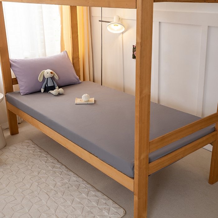 91家纺网 家纺一手货源 找家纺 芷凡家纺 2024新款水洗磨毛纯色双拼学生三件套四件套 烟紫+中灰