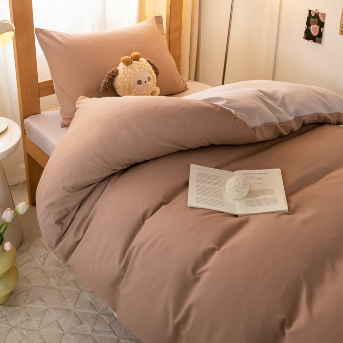 91家纺网 家纺一手货源 找家纺 芷凡家纺 2024新款水洗磨毛纯色双拼学生三件套四件套 红咖+玫瑰金