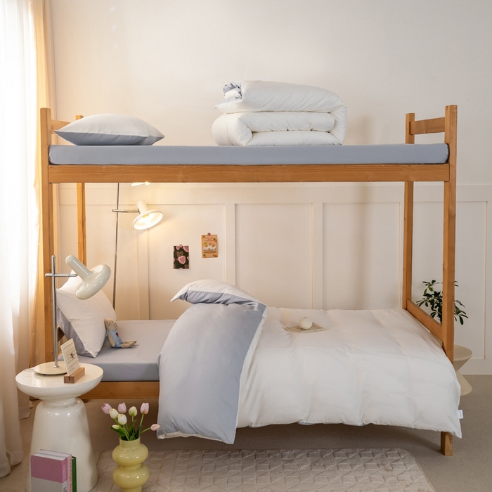 91家纺网 家纺一手货源 找家纺 芷凡家纺 2024新款水洗磨毛纯色双拼学生三件套四件套 普白+银灰