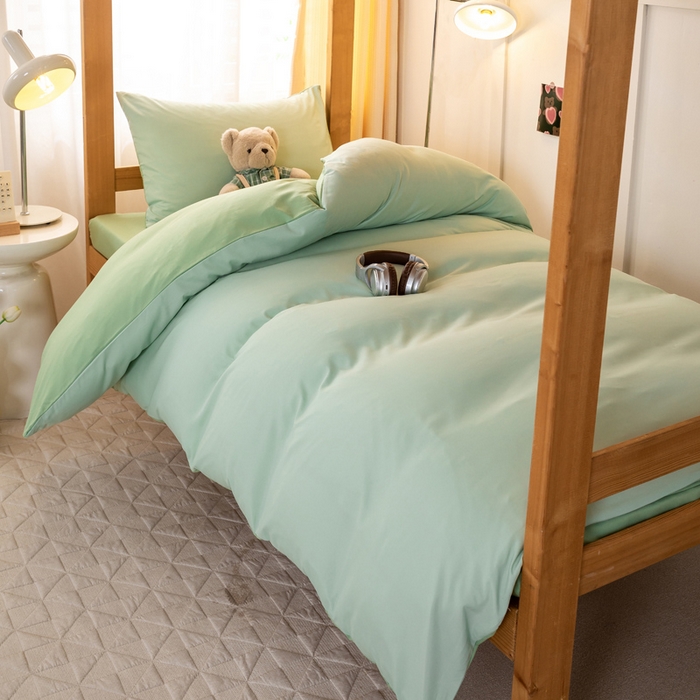 91家纺网 家纺一手货源 找家纺 芷凡家纺 2024新款水洗磨毛纯色双拼学生三件套四件套 浅绿+草绿