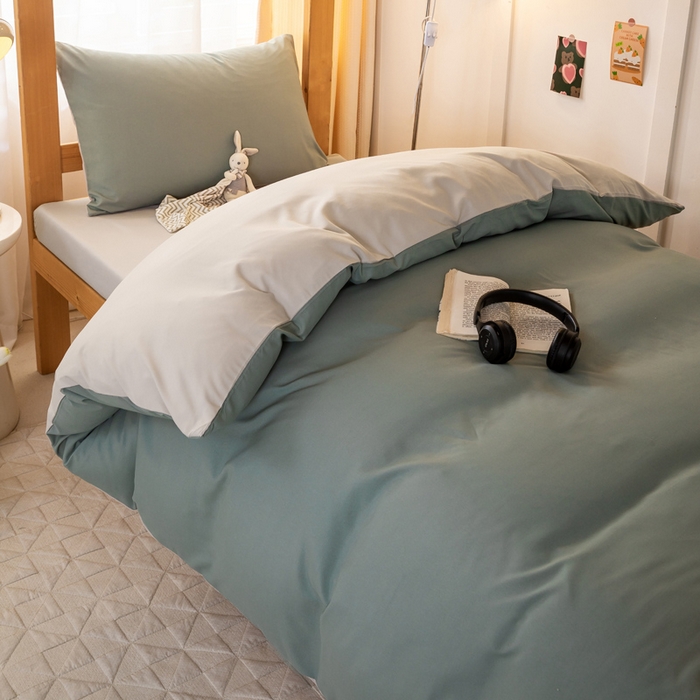 91家纺网 家纺一手货源 找家纺 芷凡家纺 2024新款水洗磨毛纯色双拼学生三件套四件套 抹茶+卡其