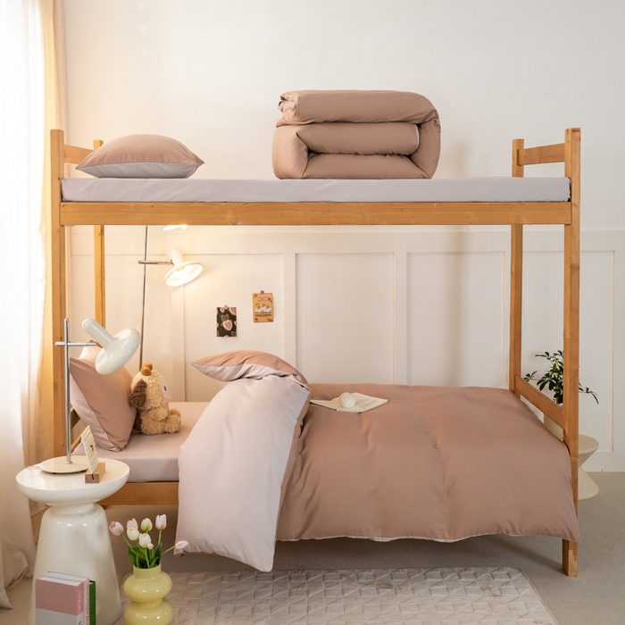 91家纺网 家纺一手货源 找家纺 芷凡家纺 2024新款水洗磨毛纯色双拼学生三件套四件套 红咖+玫瑰金