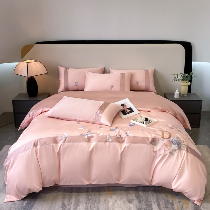 91家纺网 家纺一手货源 找家纺 桃园 2025新款纯棉全棉长绒棉刺绣绣花四件套-蝶恋花 （高端礼盒） 蝶恋花-轻奢粉