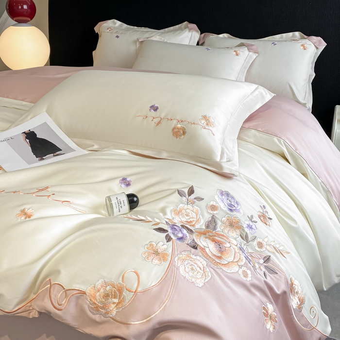 91家纺网 家纺一手货源 找家纺 桃园 2025新款纯棉全棉长绒棉刺绣绣花四件套-梦境（高端礼盒） 梦境-奶昔白