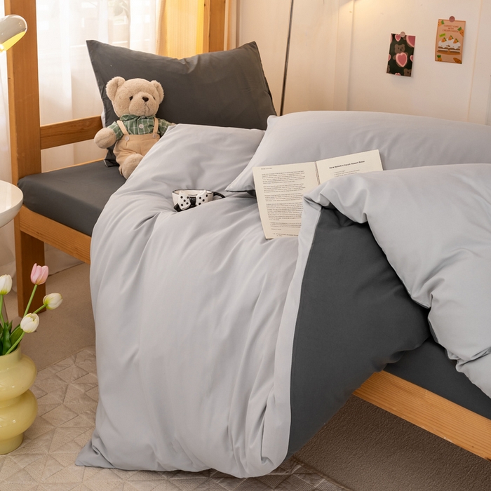 91家纺网 家纺一手货源 找家纺 芷凡家纺 2024新款水洗磨毛纯色双拼学生三件套四件套 灰白+中灰