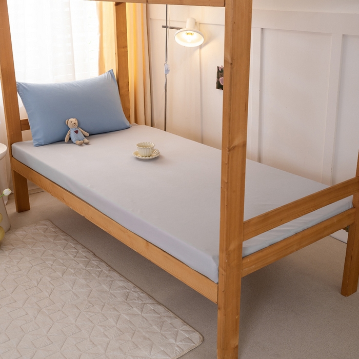 91家纺网 家纺一手货源 找家纺 芷凡家纺 2024新款水洗磨毛纯色双拼学生三件套四件套 宾利蓝+卡其