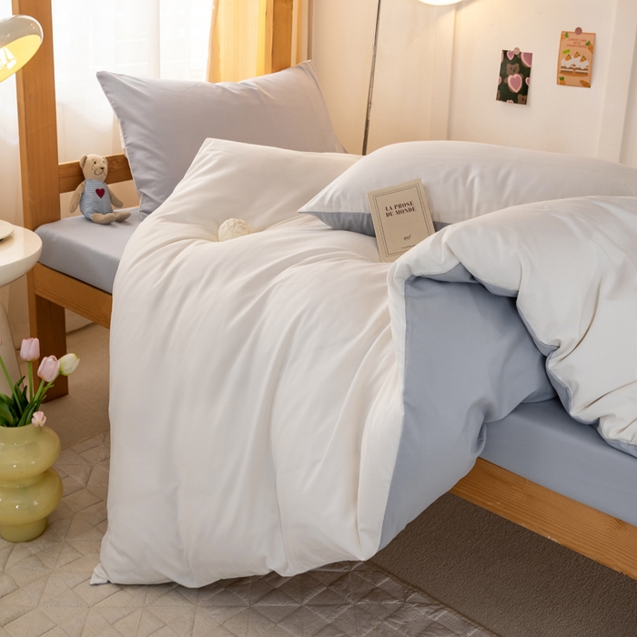 91家纺网 家纺一手货源 找家纺 芷凡家纺 2024新款水洗磨毛纯色双拼学生三件套四件套 普白+银灰