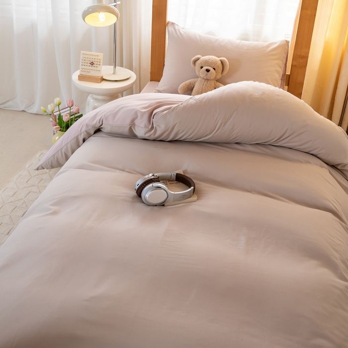 91家纺网 家纺一手货源 找家纺 芷凡家纺 2024新款水洗磨毛纯色双拼学生三件套四件套 杏色+玫瑰金