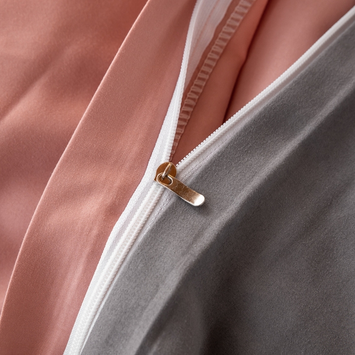 91家纺网 家纺一手货源 找家纺 芷凡家纺 2024新款水洗磨毛纯色双拼学生三件套四件套 红豆沙+中灰