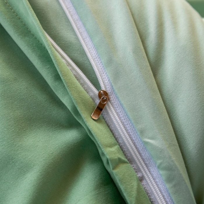 91家纺网 家纺一手货源 找家纺 芷凡家纺 2024新款水洗磨毛纯色双拼学生三件套四件套 浅绿+草绿